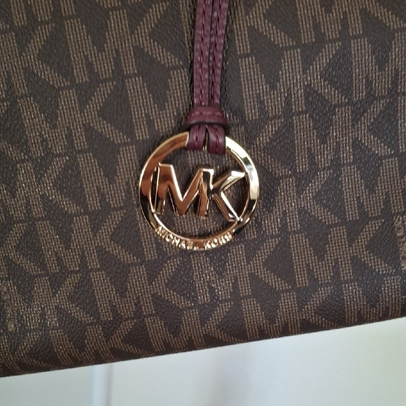 Michael Kors Purple and Brown Satchel with Gold Hardware - Picture 3 of 16